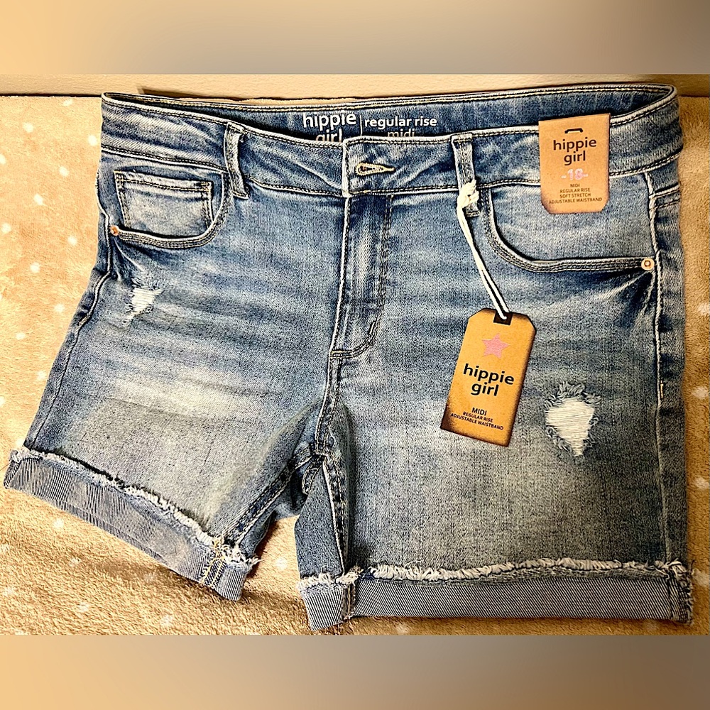 NWT Hippie Girl Cassidy Cuffed Distressed Denim Shorts Regular Rise Midi sz 18